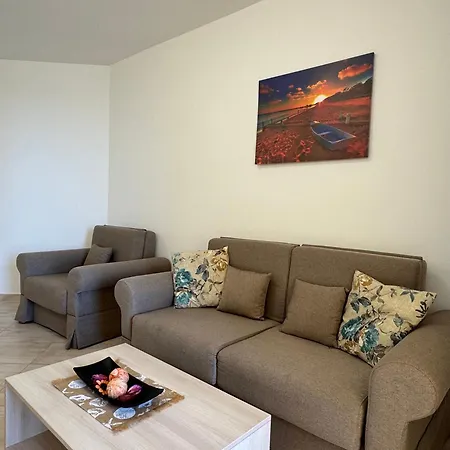 Horizon 13 'a' Apartment *